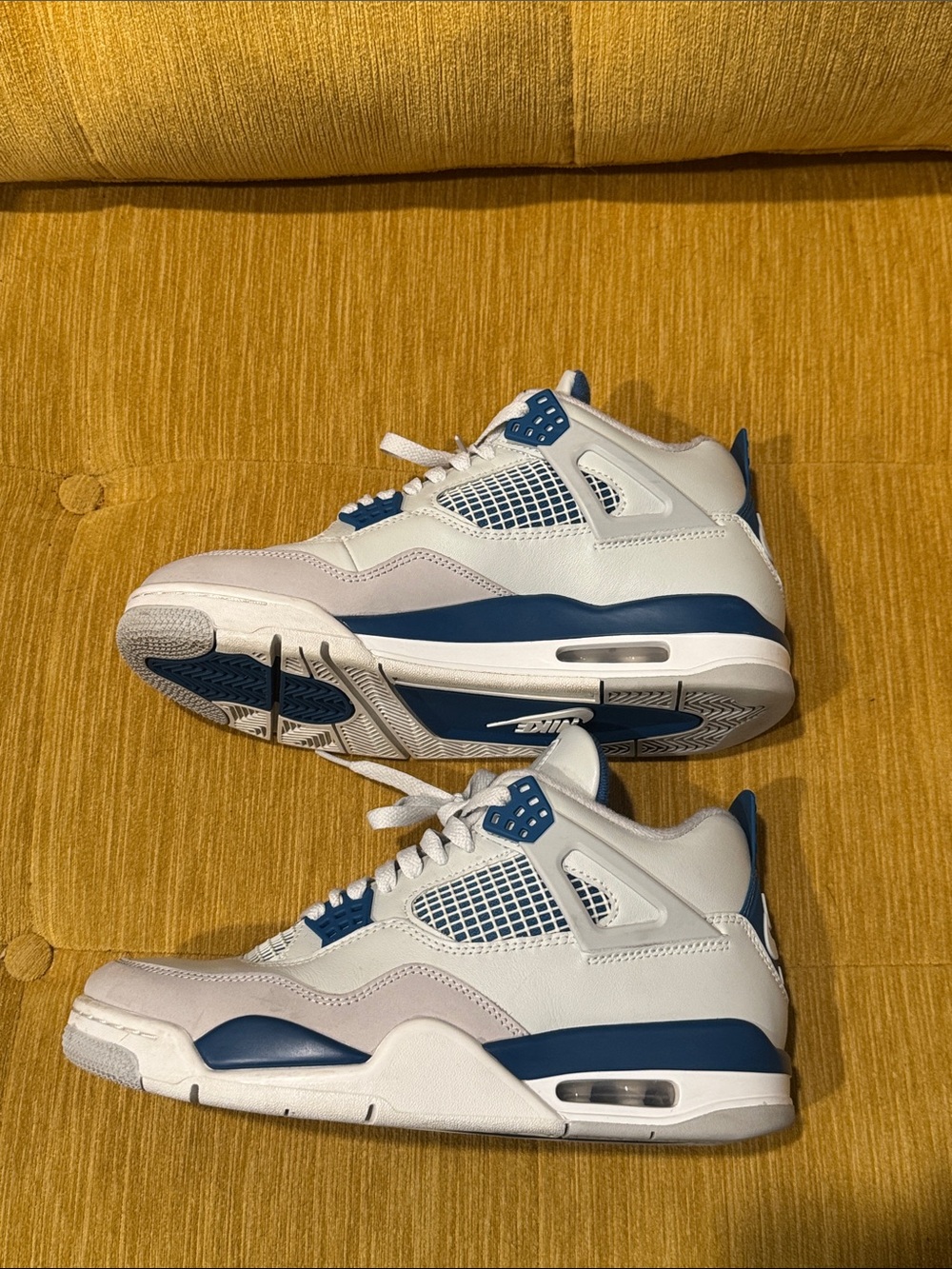 2024 Nike Air Jordan 4 Retro Military Blue 
SZ Men’s 8.5 - Picture 7 of 17